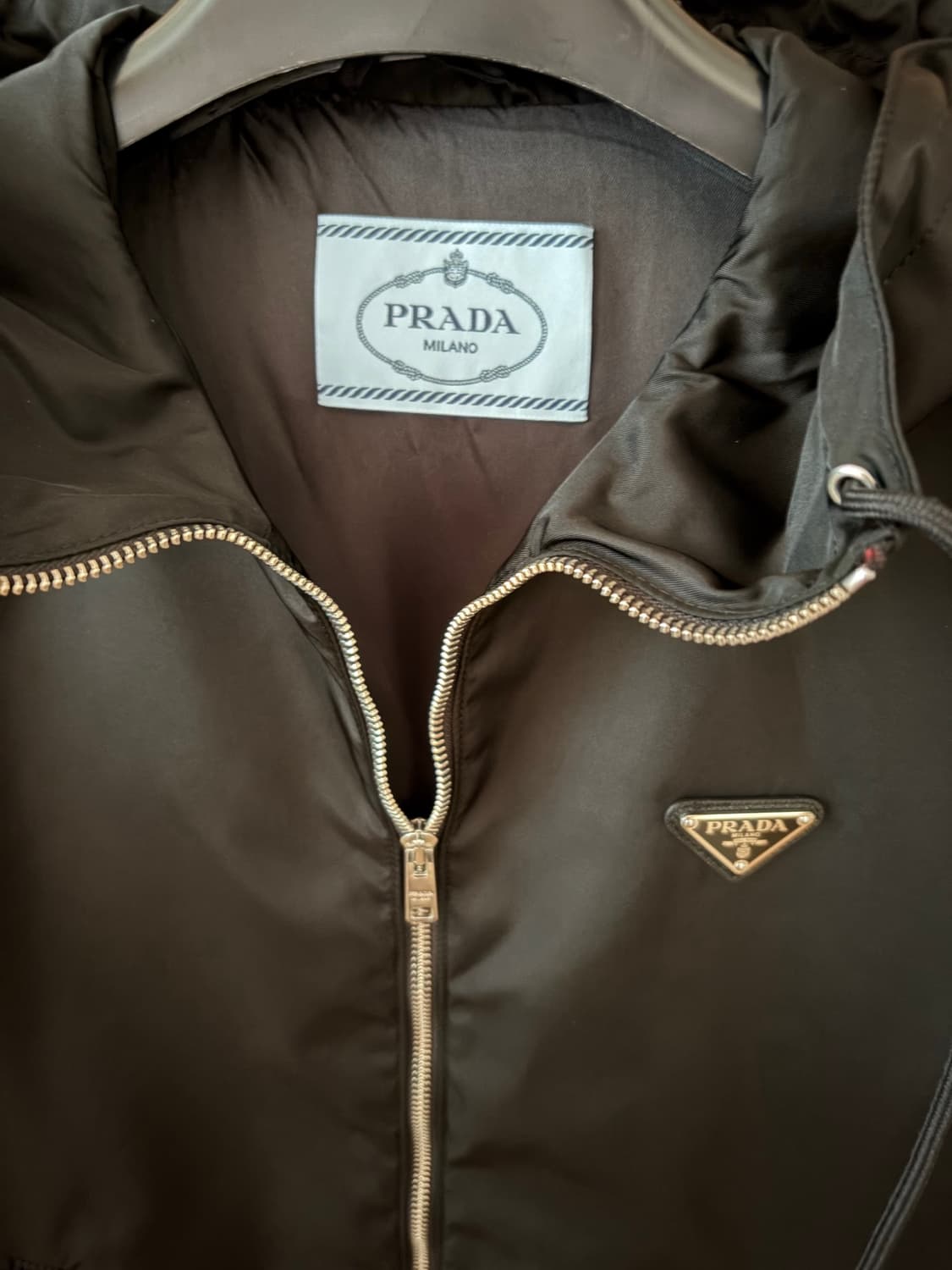 프라다 여성 23SS 리나일론 후드 자켓 상품이미지3
