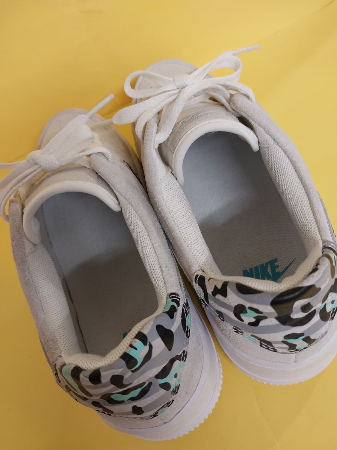 여성 나이키 에어포스1 세이지 화이트 레오파드 운동화 (245) 상품이미지6