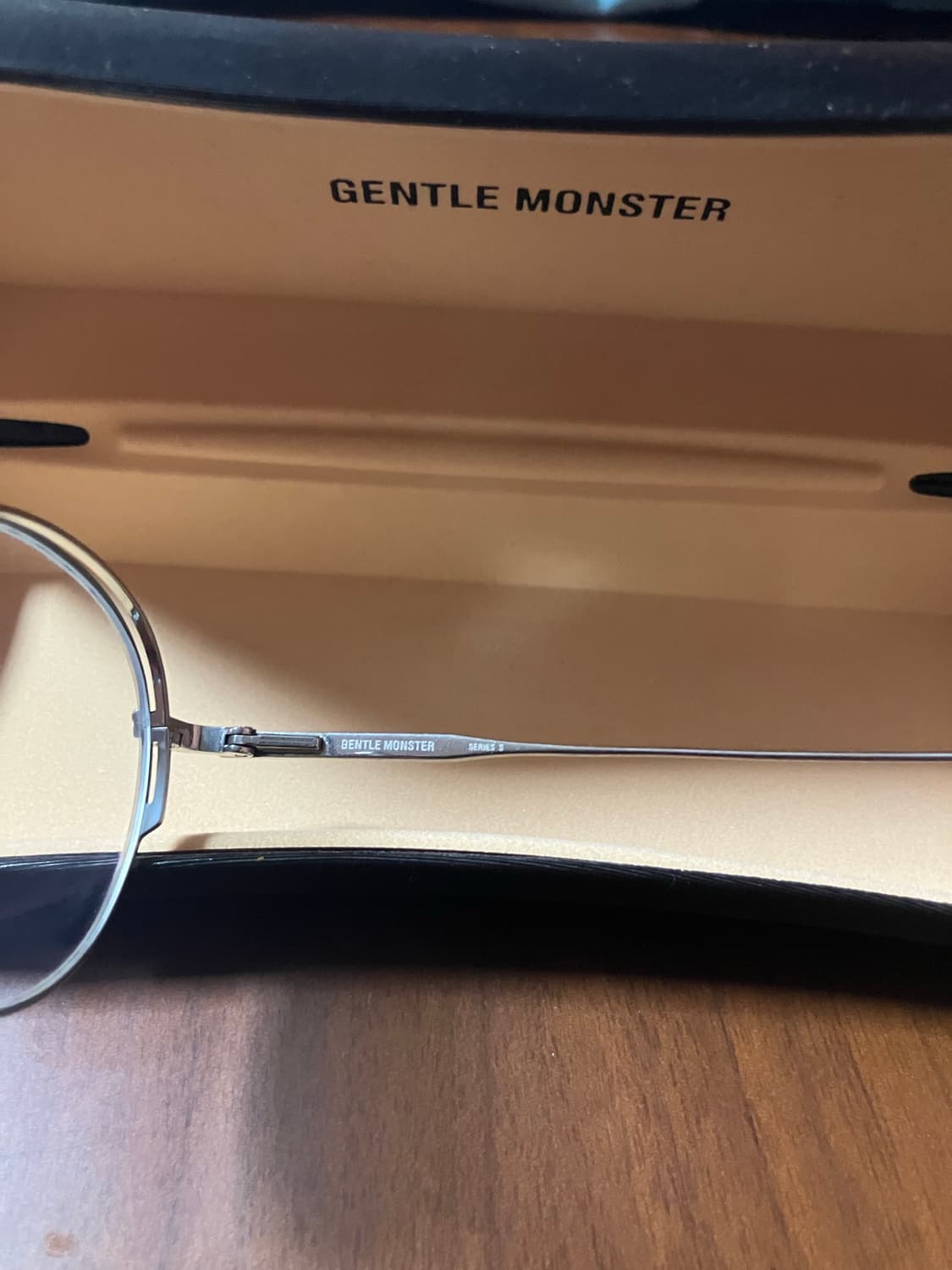 젠틀몬스터 디어 클래식 X  상품이미지6