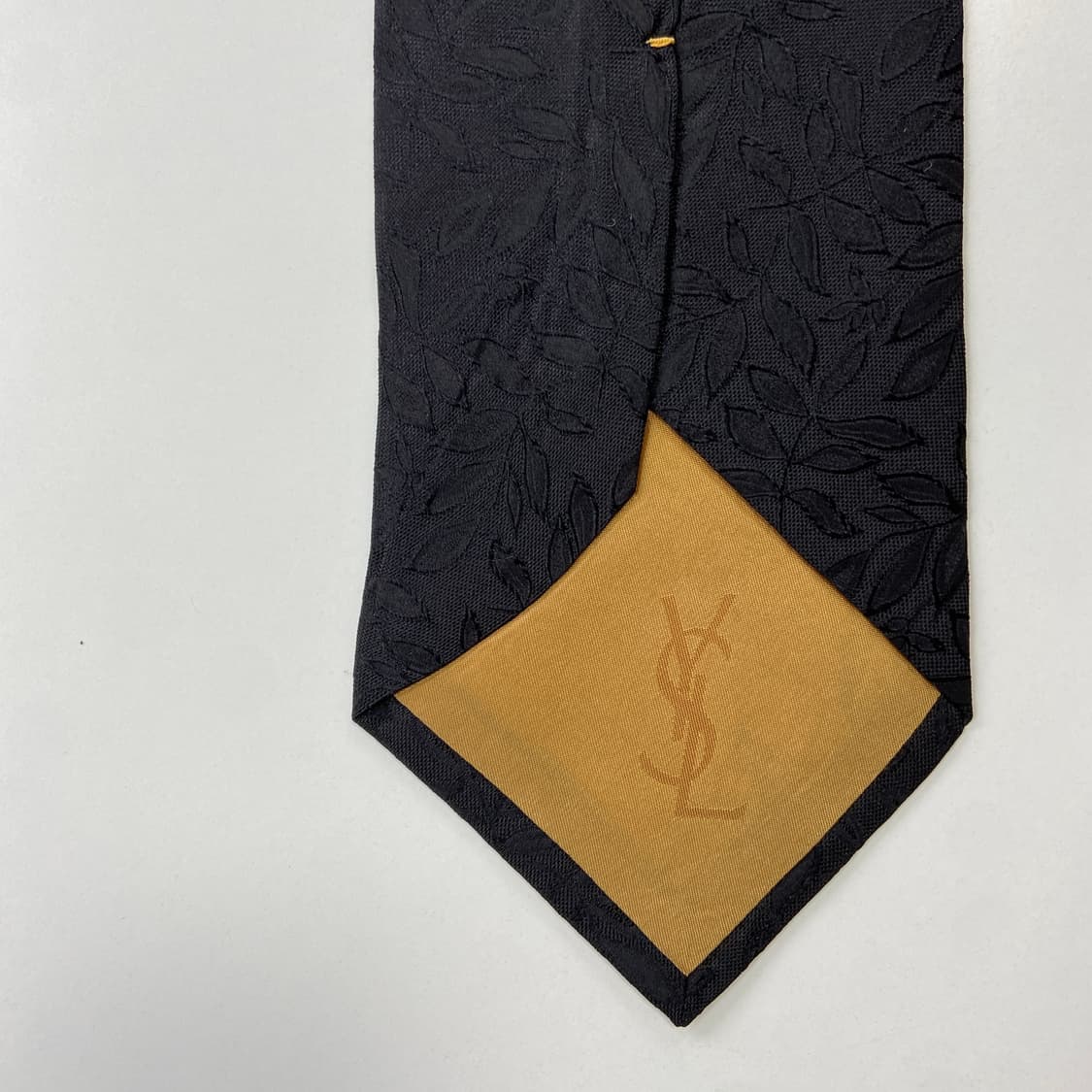 입생로랑(YSL) 명품 정품 블랙넥타이 10.1cm 상품이미지7