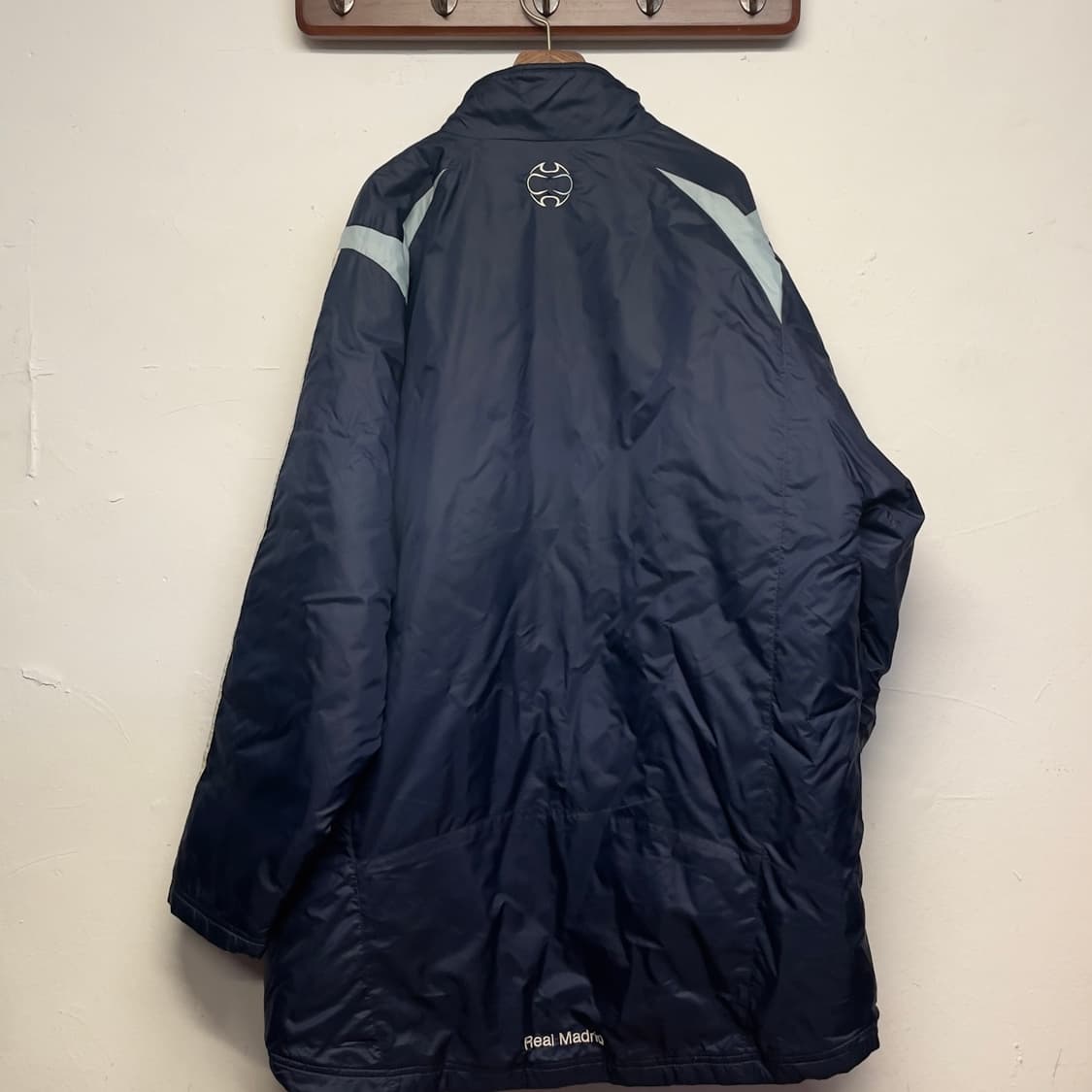 아디다스 레알 마드리드 벤치 파카   상품이미지5