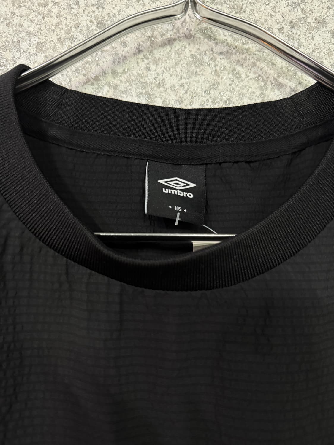 엄브로 블랙 로고 기능성 반팔티 B4363 상품이미지5