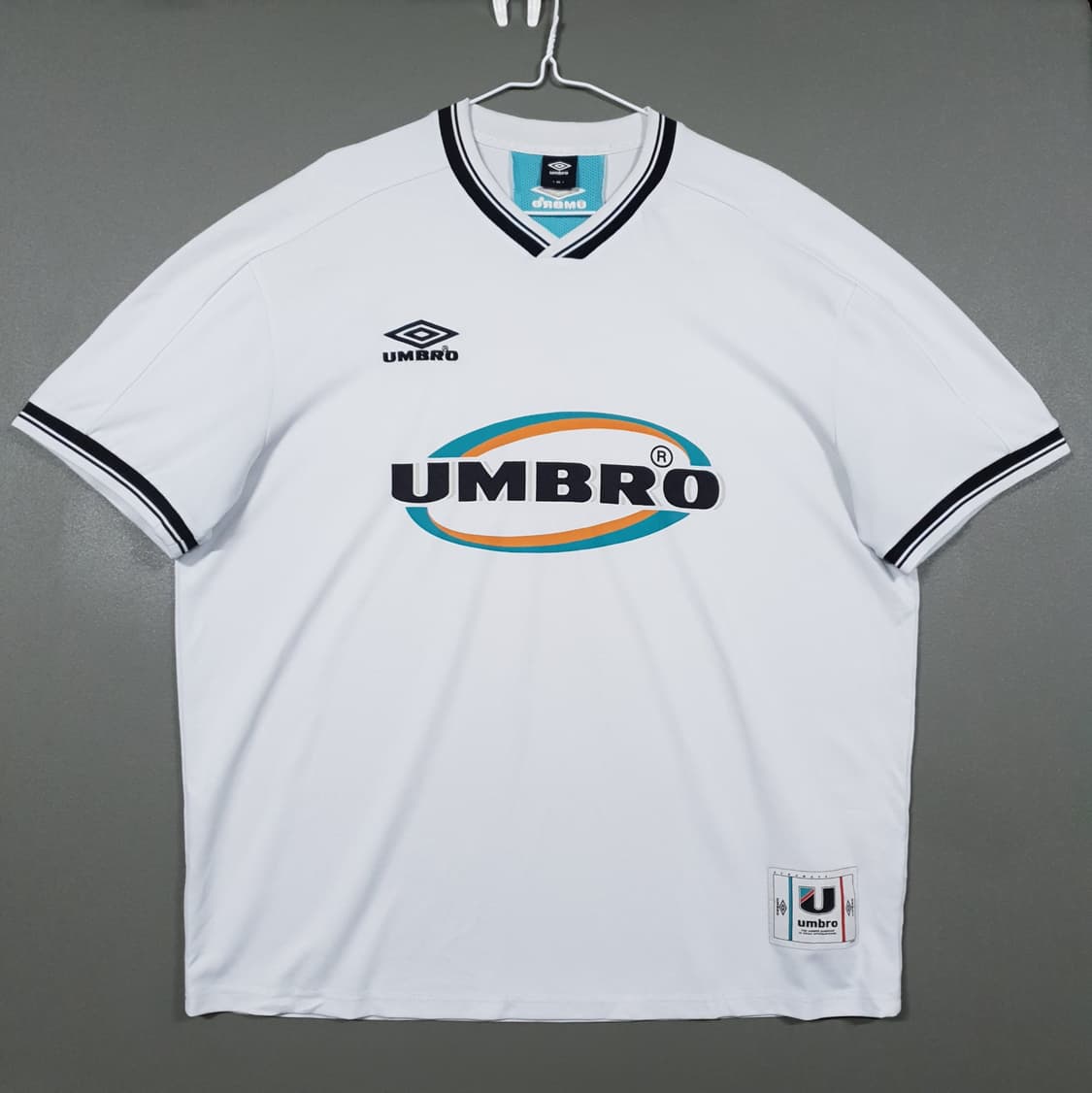 105 (XL) 엄브로 신형 풋볼 져지 컬렉션 오버핏 패턴 반팔티 있지 상품이미지1