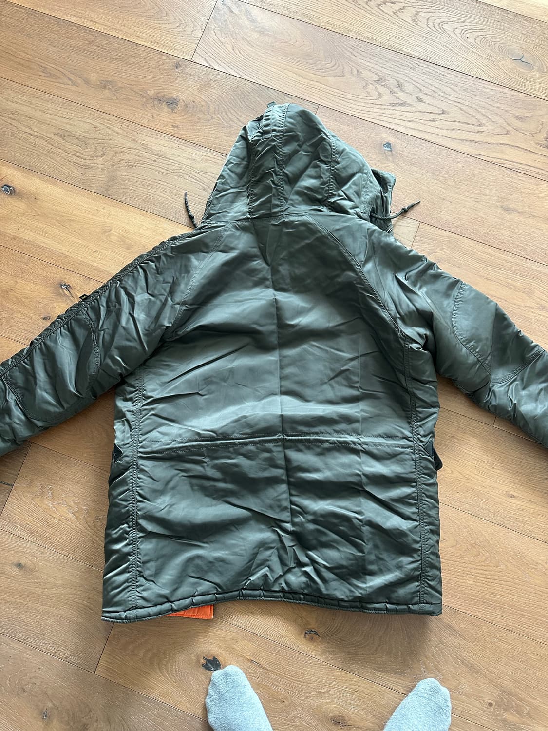 알파인더스트리 XL N3B 올리브 그린 컬러 판매합니다. 상품이미지2