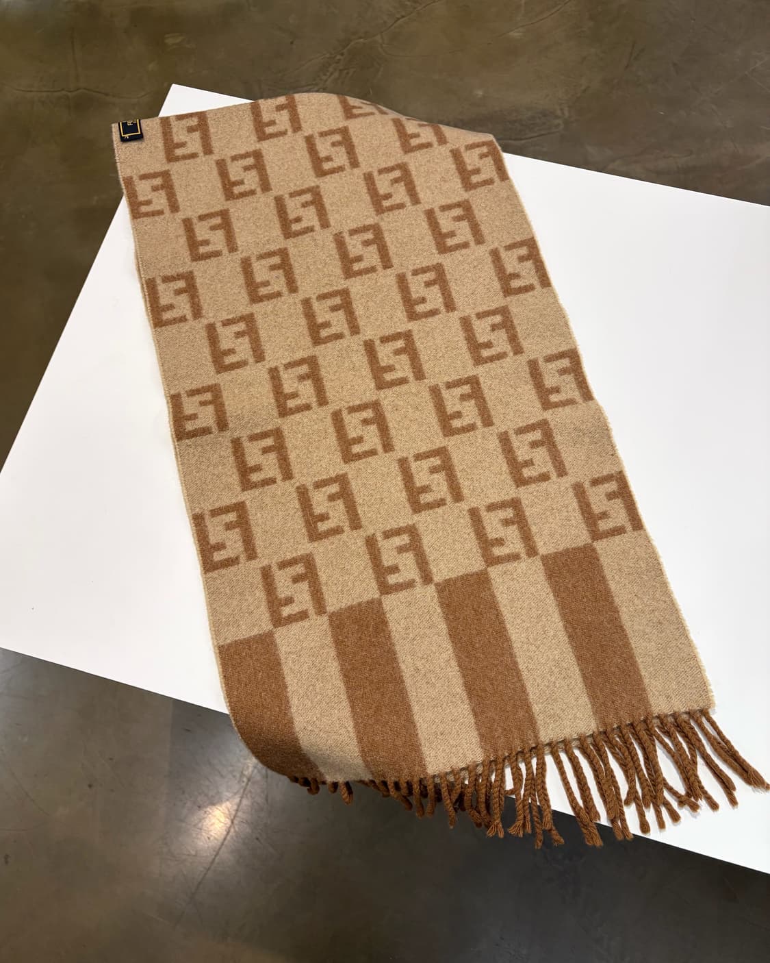 펜디 울 머플러 상품이미지4