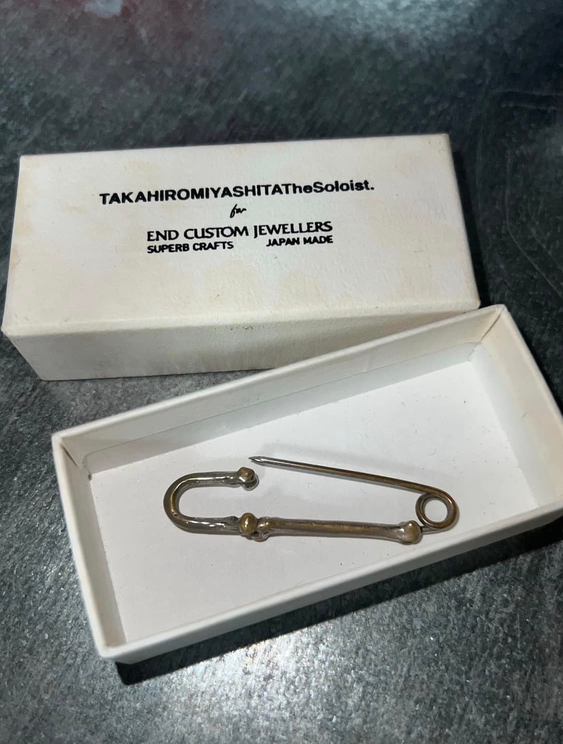 The soloist safety pin brooch  상품이미지1