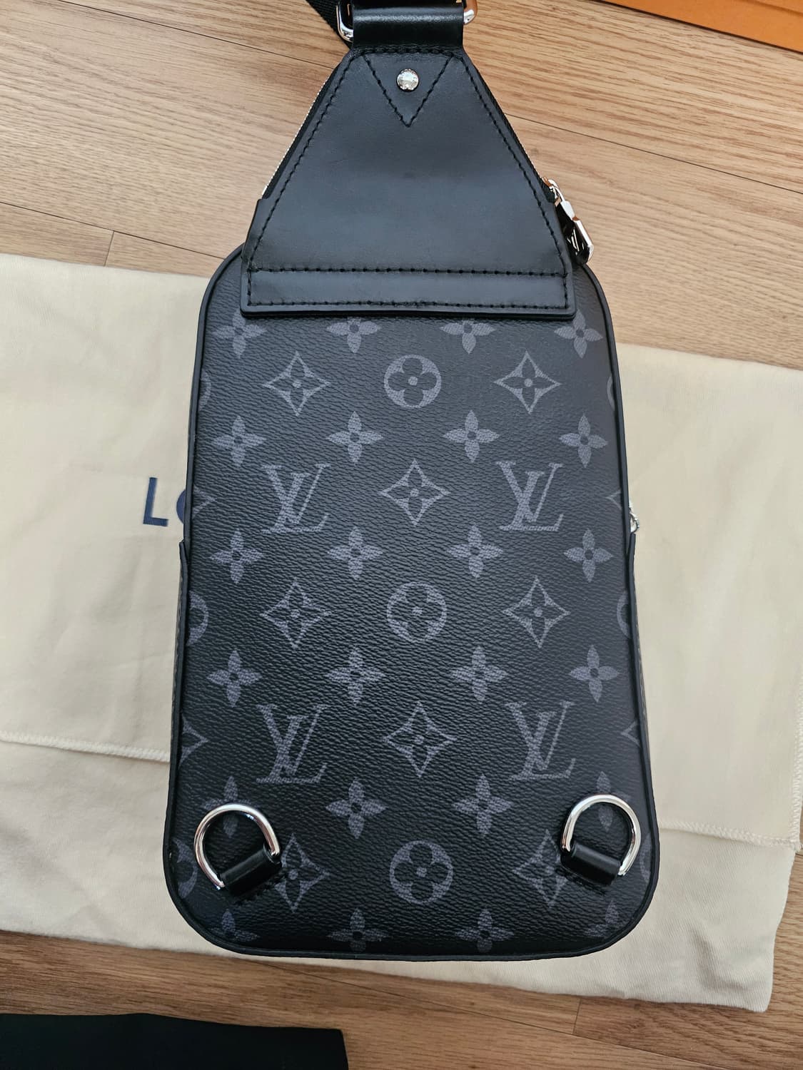 루이비통 이클립스 에비뉴 슬링백PM 신형 상품이미지5