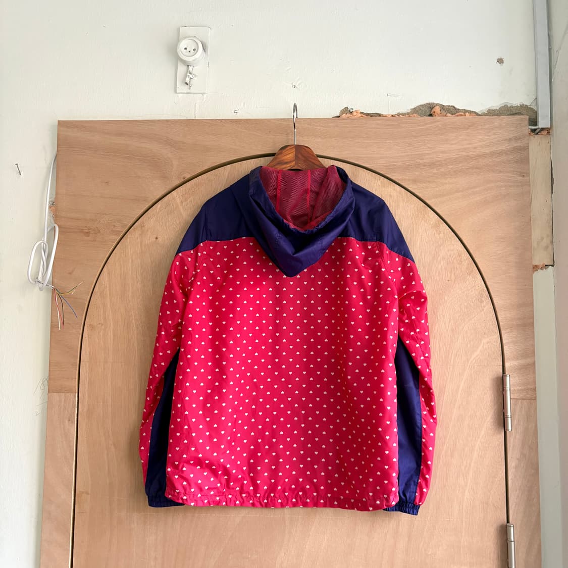 아디다스 네오 라벨 하트 패턴 후드 바람막이 상품이미지4