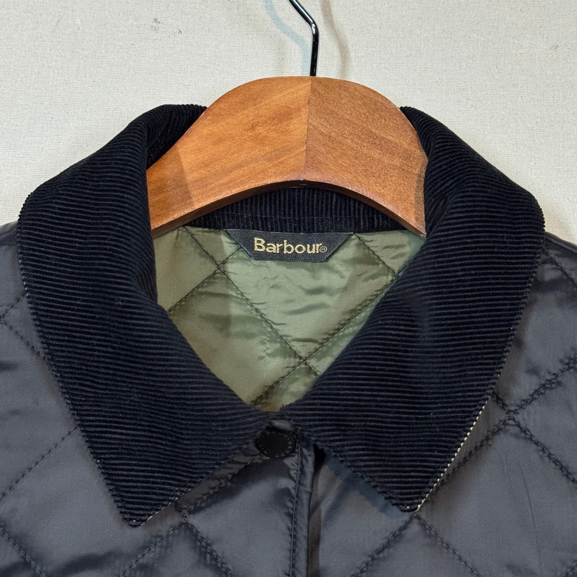 여L) 바버 데브론 퀼티드 자켓 블랙 올리브 상품이미지6