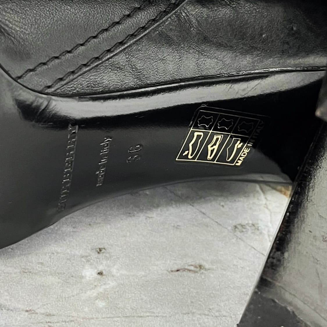 Burberry Leather Long Boots Black / 36 상품이미지9