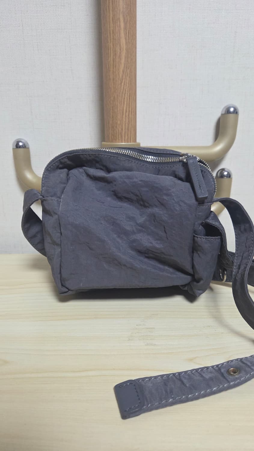 마뗑킴 차콜 미니 크로스백 상품이미지2