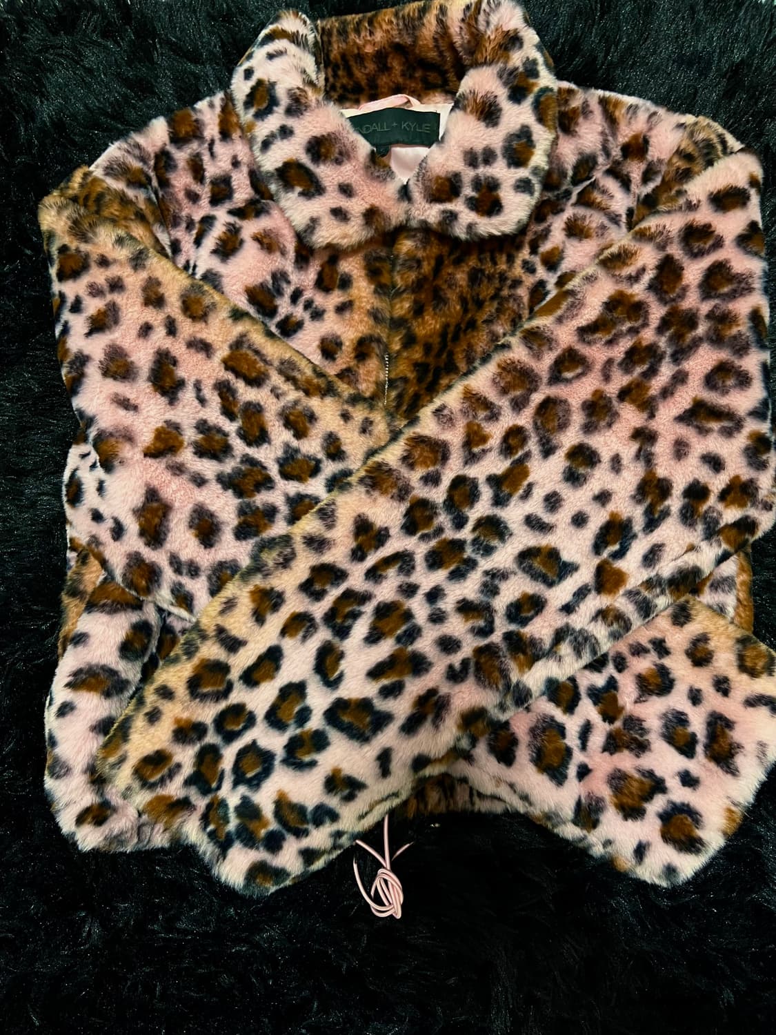 Kendall + Kylie 핑크 레오파드 퍼 아노락 상품이미지1