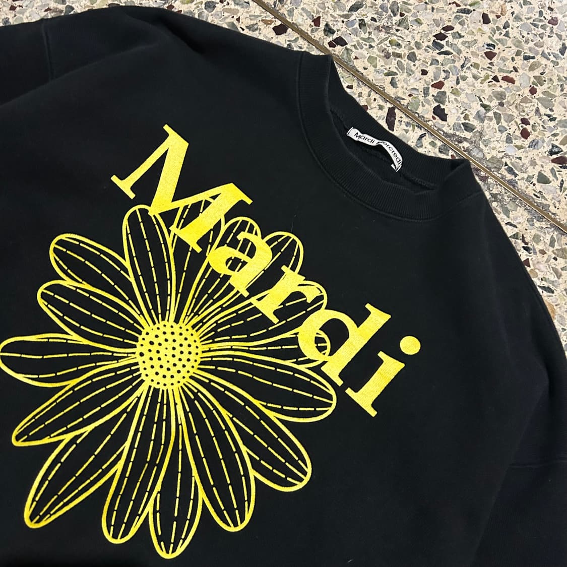 마르디 메크르디 블랙 맨투맨 상품이미지2