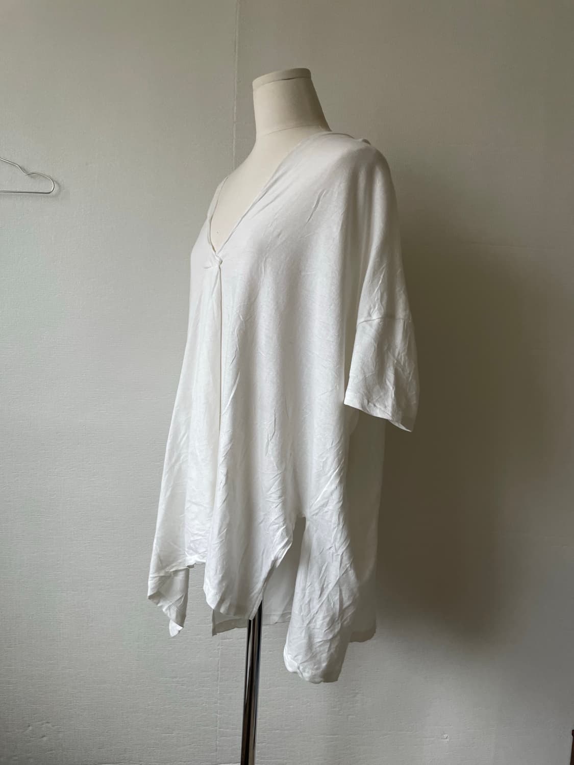 Japanese White Wrinkle Deep V-Neck 상품이미지4