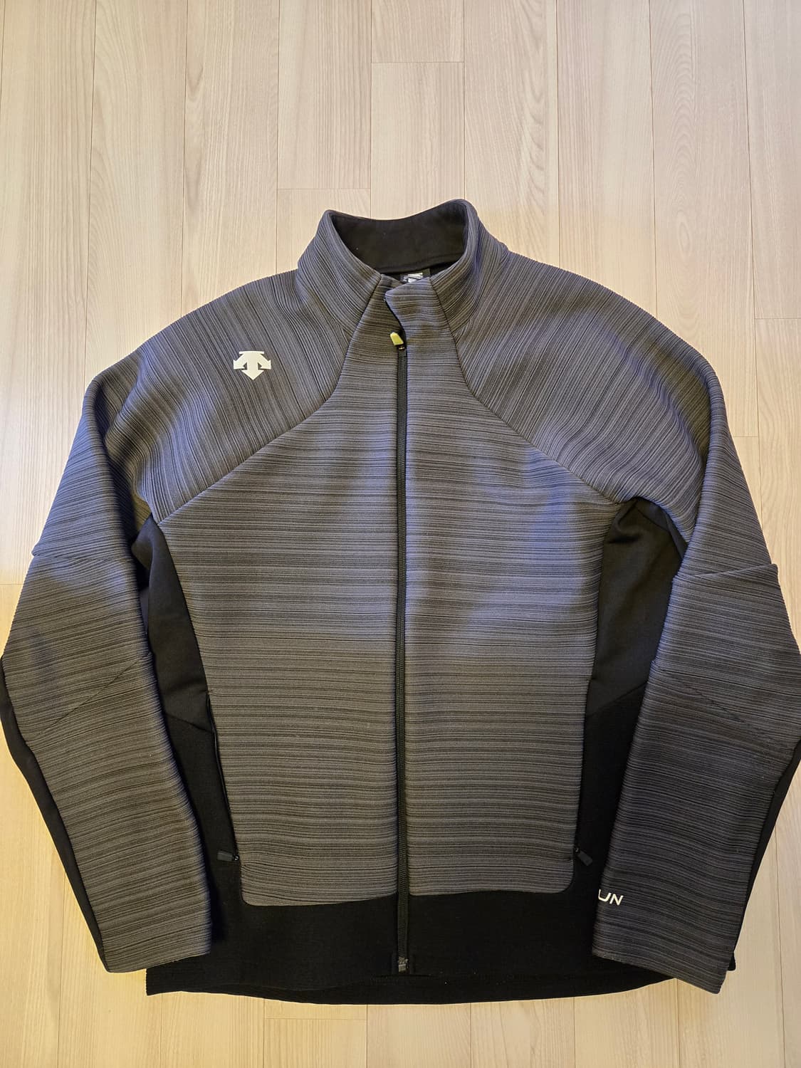 데상트 남자 골프복, 트레이닝복 상품이미지2