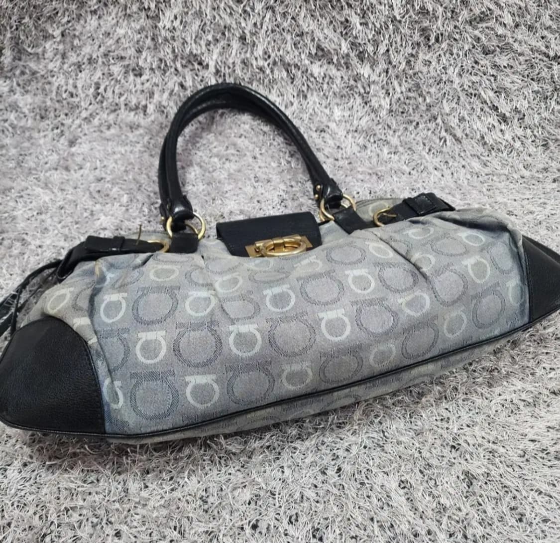 페라가모 간치니 숄더백 상품이미지4