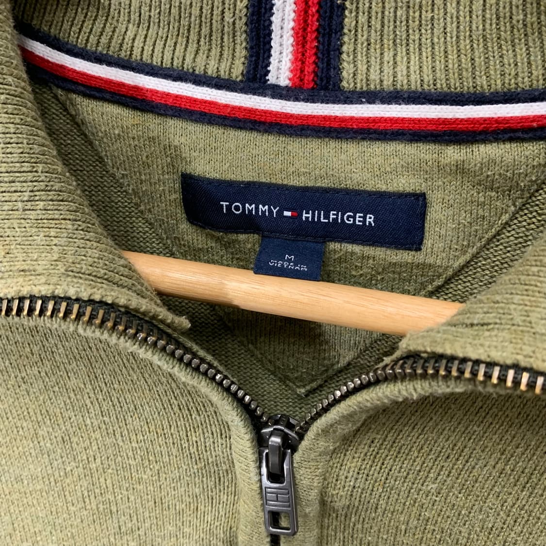 타미힐피거 반집업 올리브 니트 상품이미지3