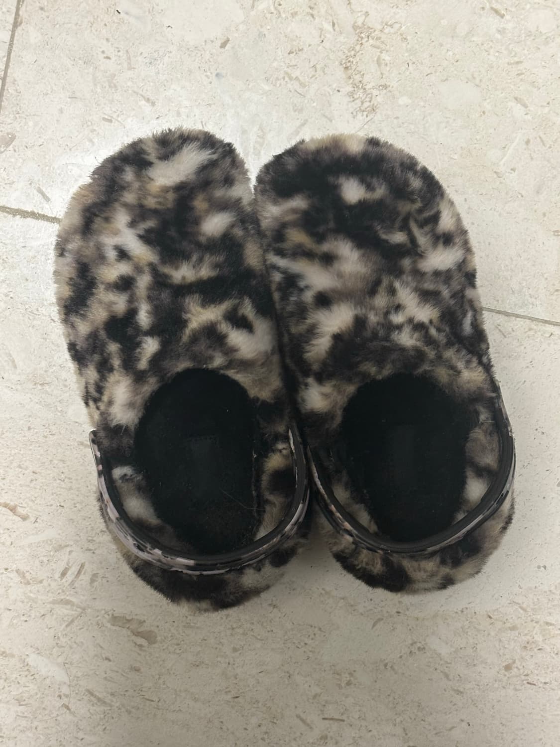 크록스 퍼슈어 블랙멀티 230 상품이미지1