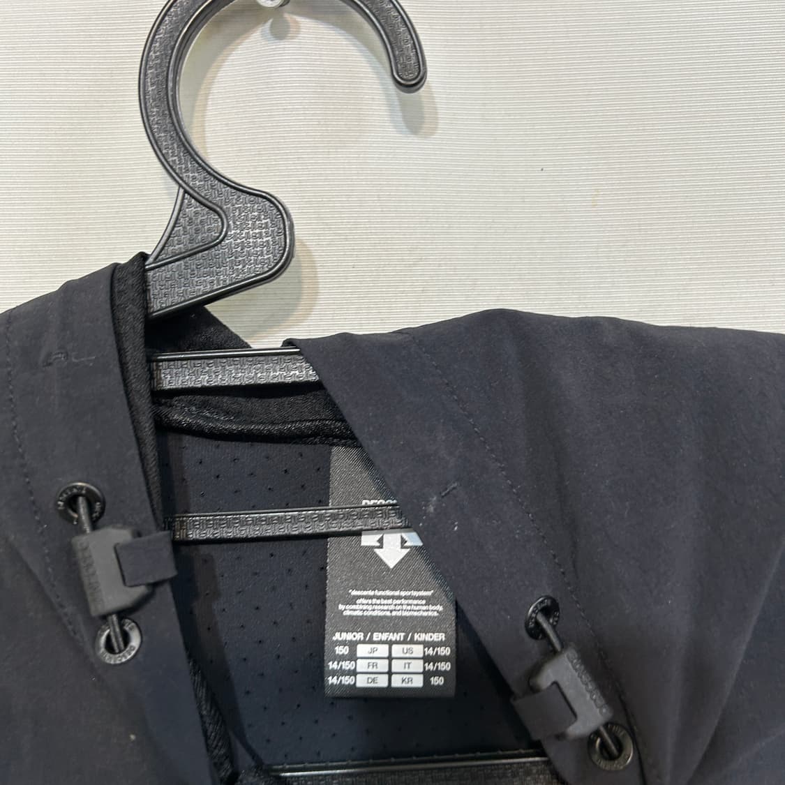 데상트 키즈 바람막이 150 블랙 상품이미지2