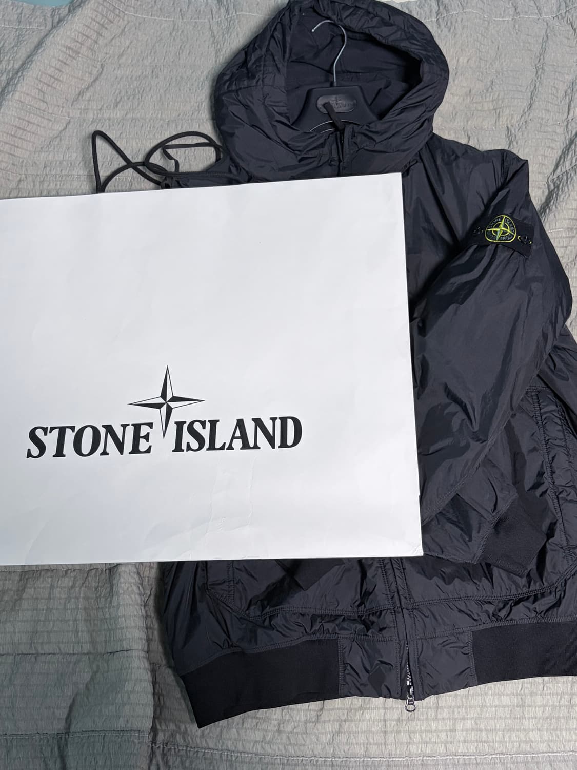 25fw스톤아일랜드 크링클랩스 패딩 자켓 105사이즈 상품이미지1