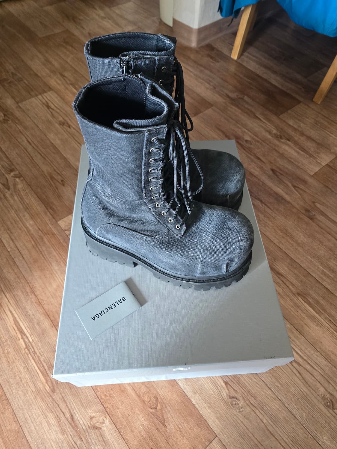 발렌시아가 스톰퍼 부티 40사이즈 판매합니다 상품이미지3