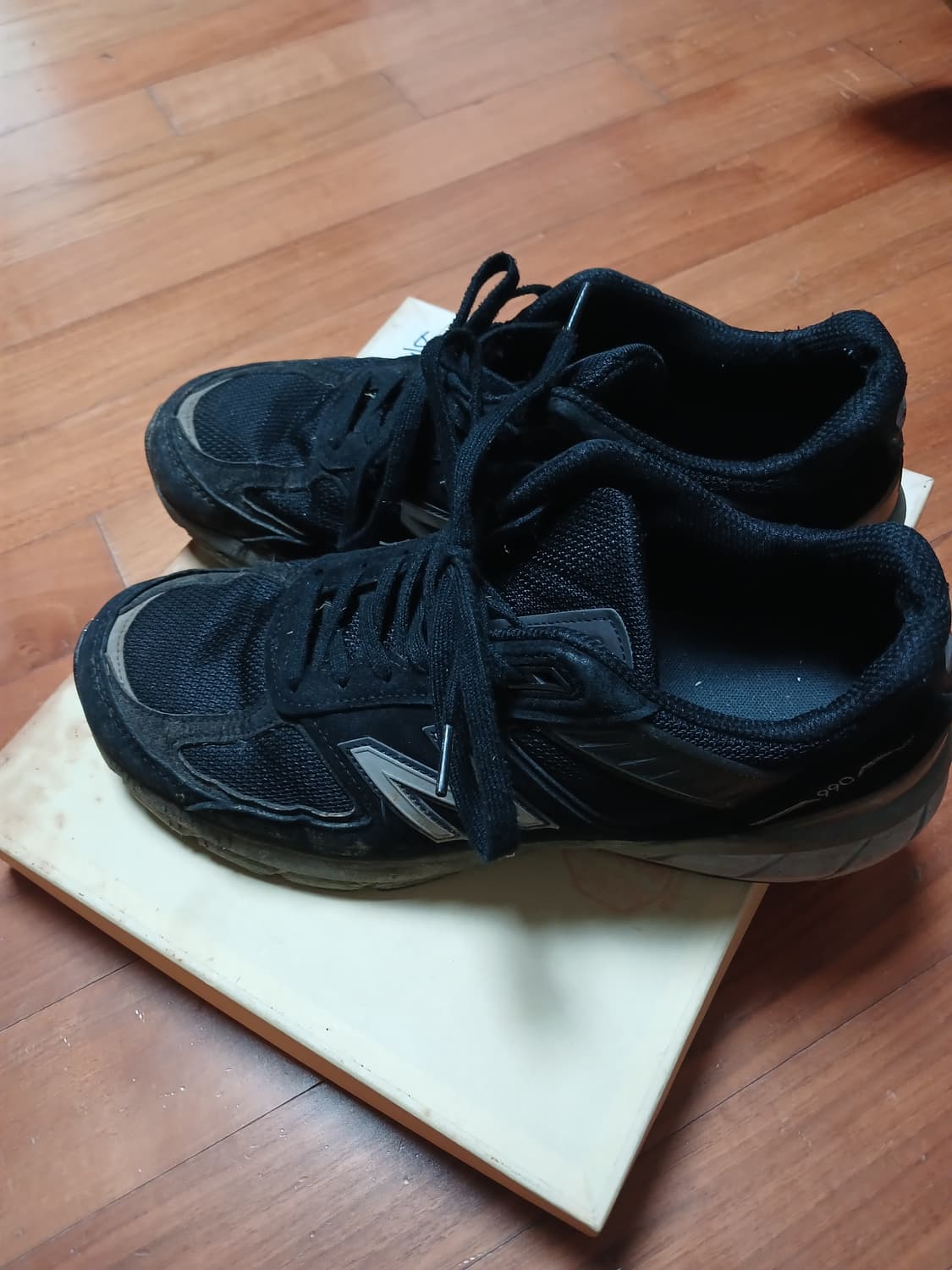 뉴발란스 블랙 990v5 275 상품이미지1