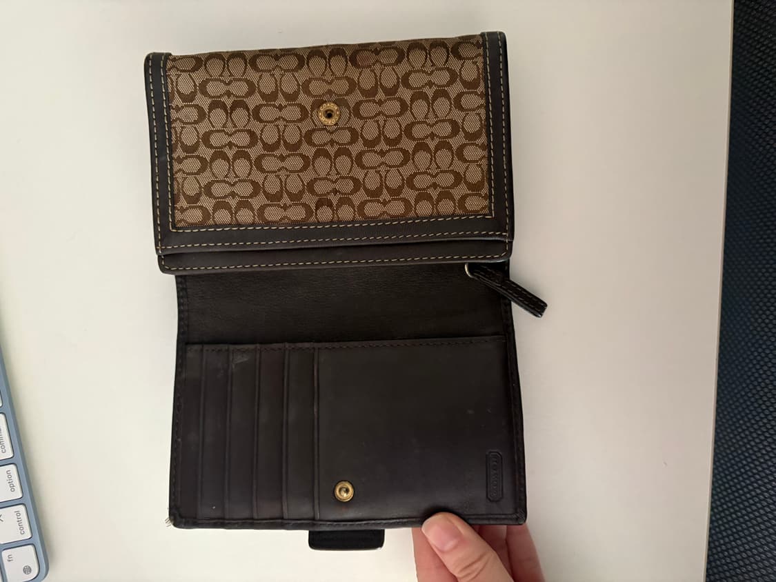 코치 시그니처 버클 반지갑 상품이미지3