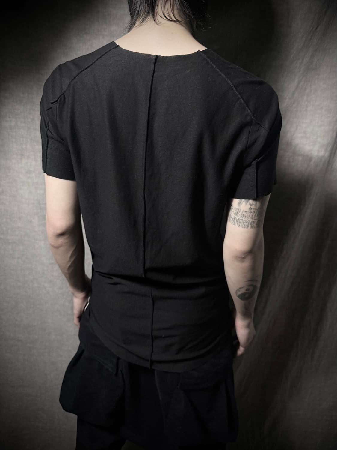 individual sentiment Raw Edge T-Shirt 상품이미지1