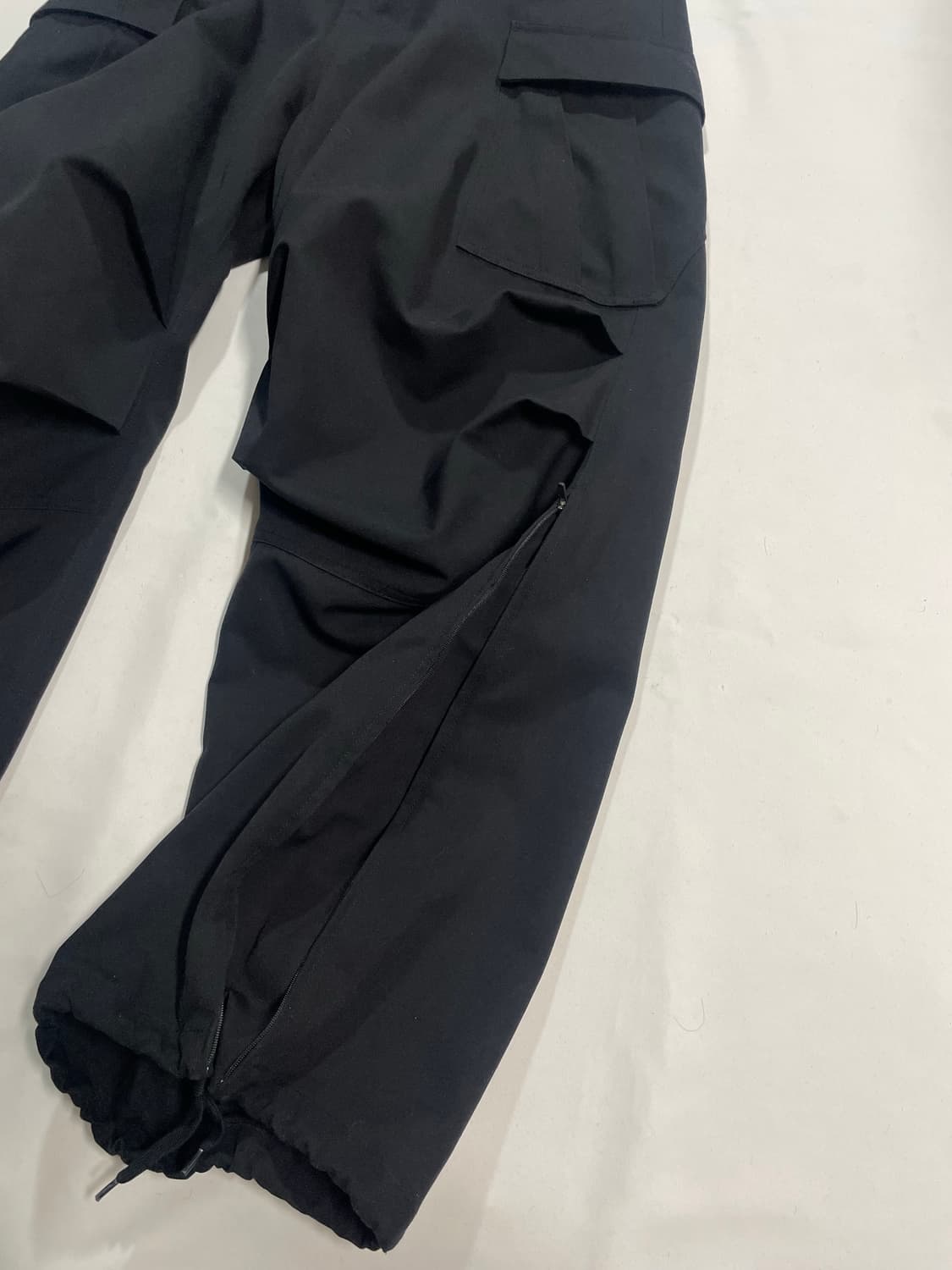 코르티스 논노드 사이드 지퍼 카고 블랙 상품이미지8