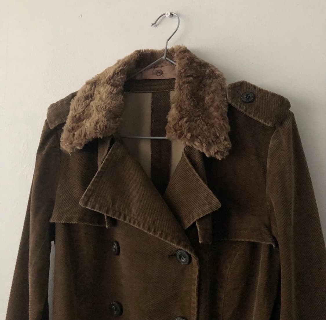 버버리 브라운 골덴 더블 버클 자켓 상품이미지2