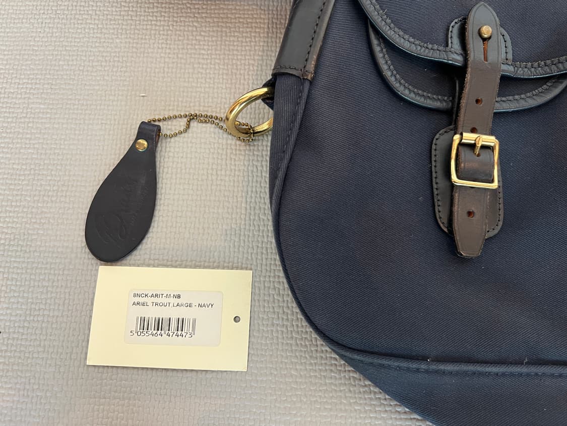 브래디백 아리엘 라지(네이비) 상품이미지2