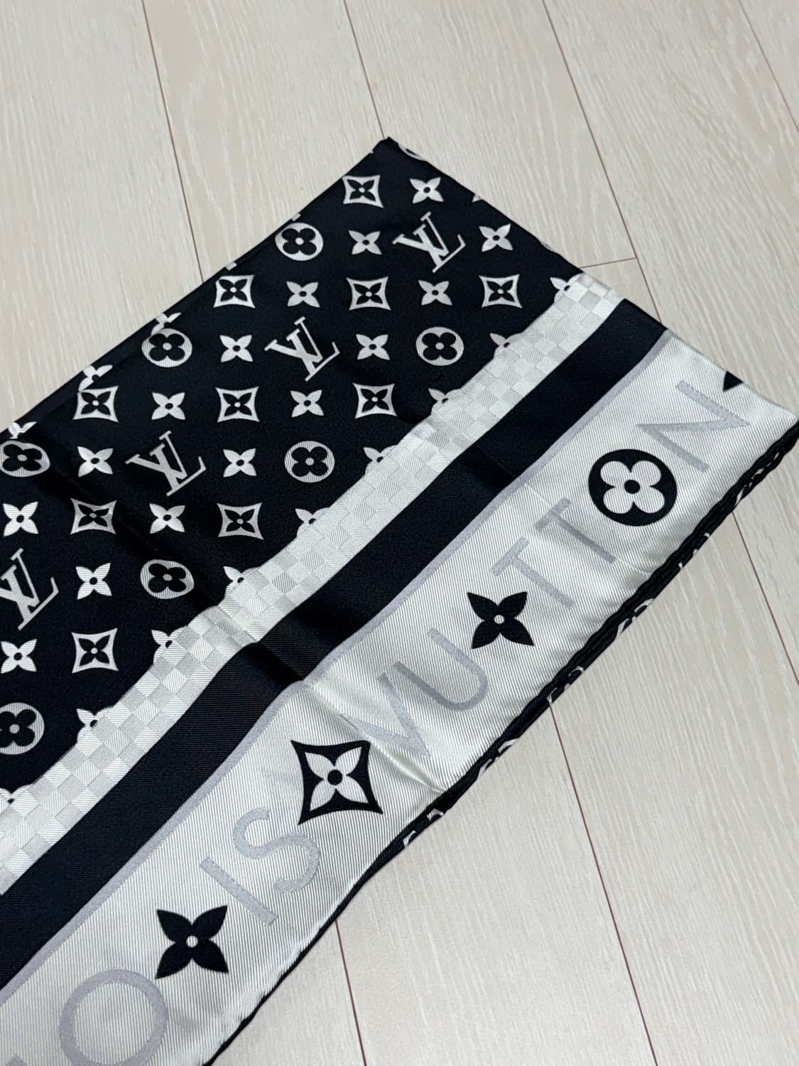 루이비통 까레 M79893 상품이미지1