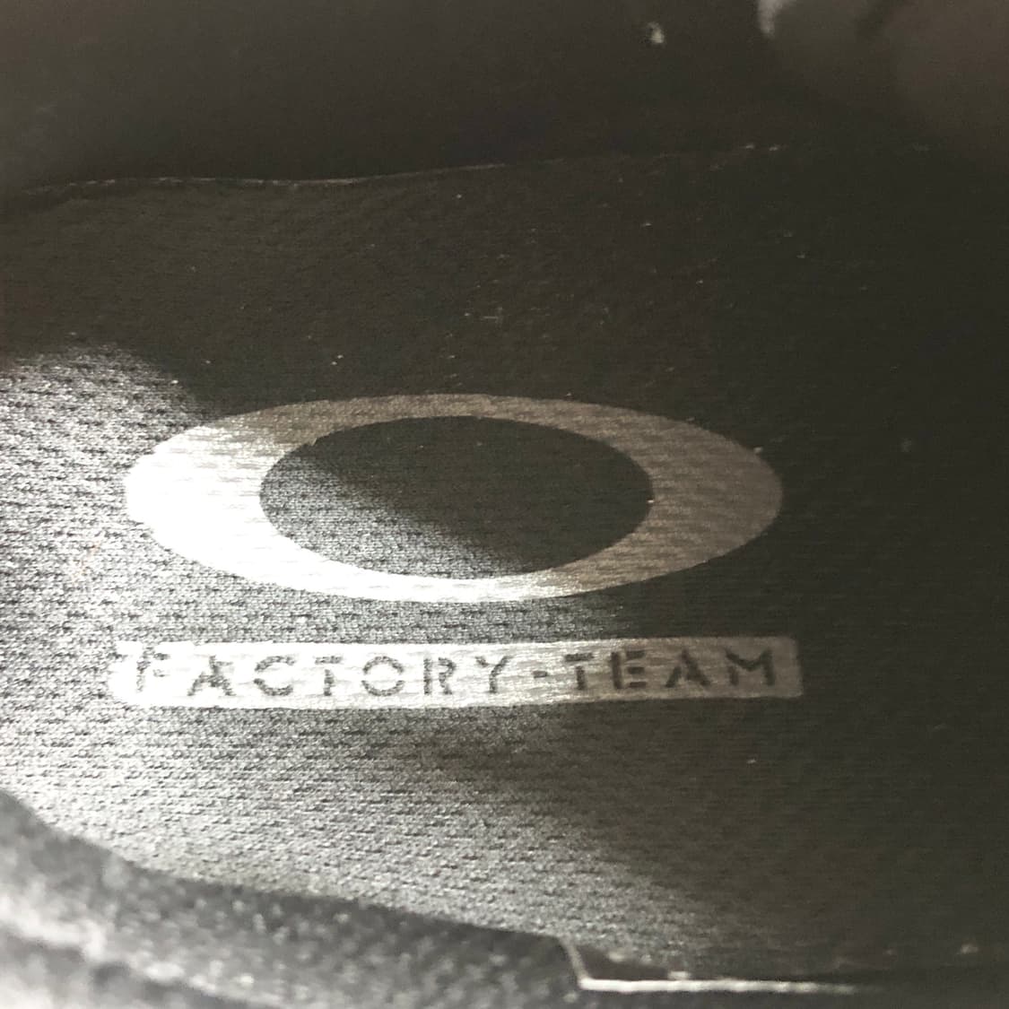 오클리 팩토리팀 x 브레인데드 찹 쏘우 270 상품이미지10