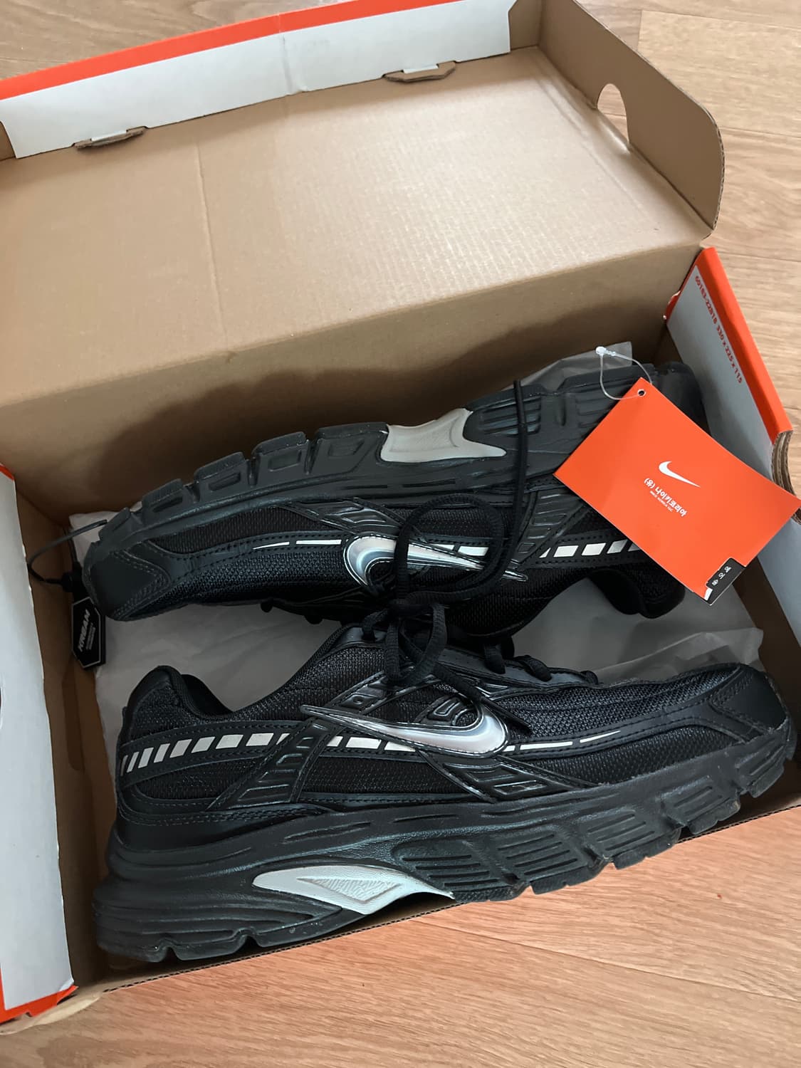 [270]나이키 이니시에이터 블랙 메탈릭 실버 상품이미지3