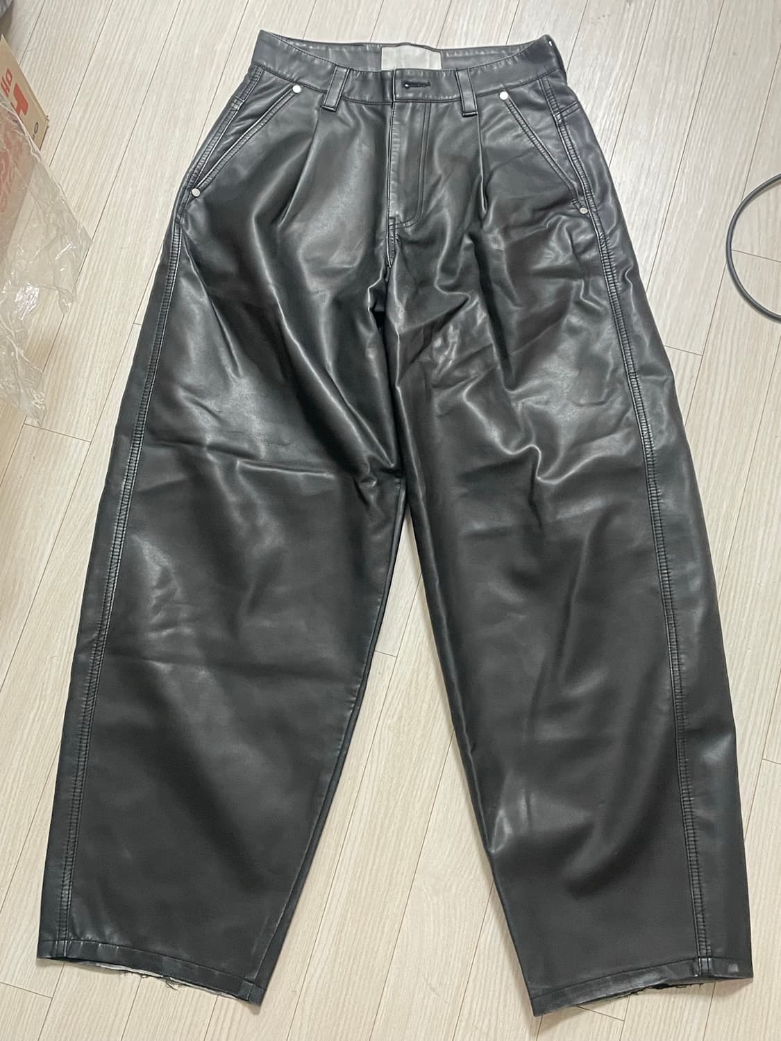 세컨 모놀로그 레더 와이드 팬츠 상품이미지1