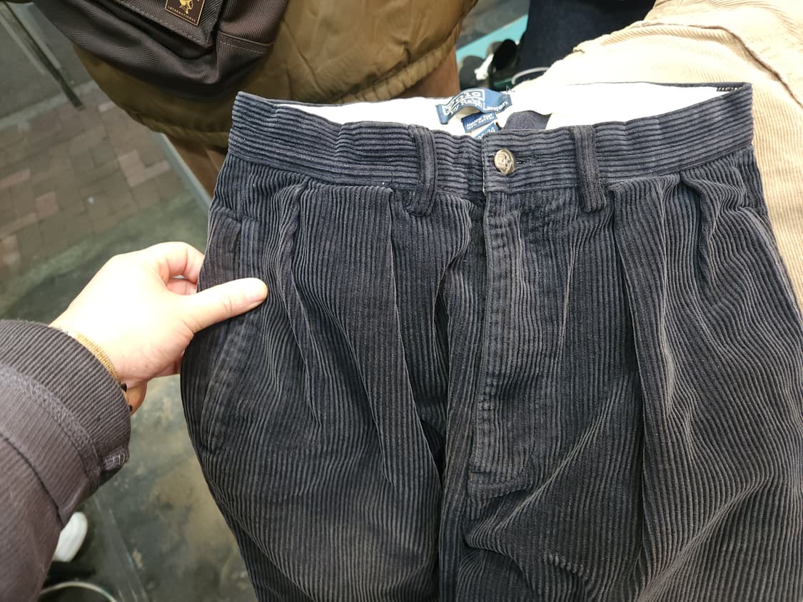 폴로 랄프로렌 앤드류 핀턱 코듀로이 팬츠

 상품이미지3