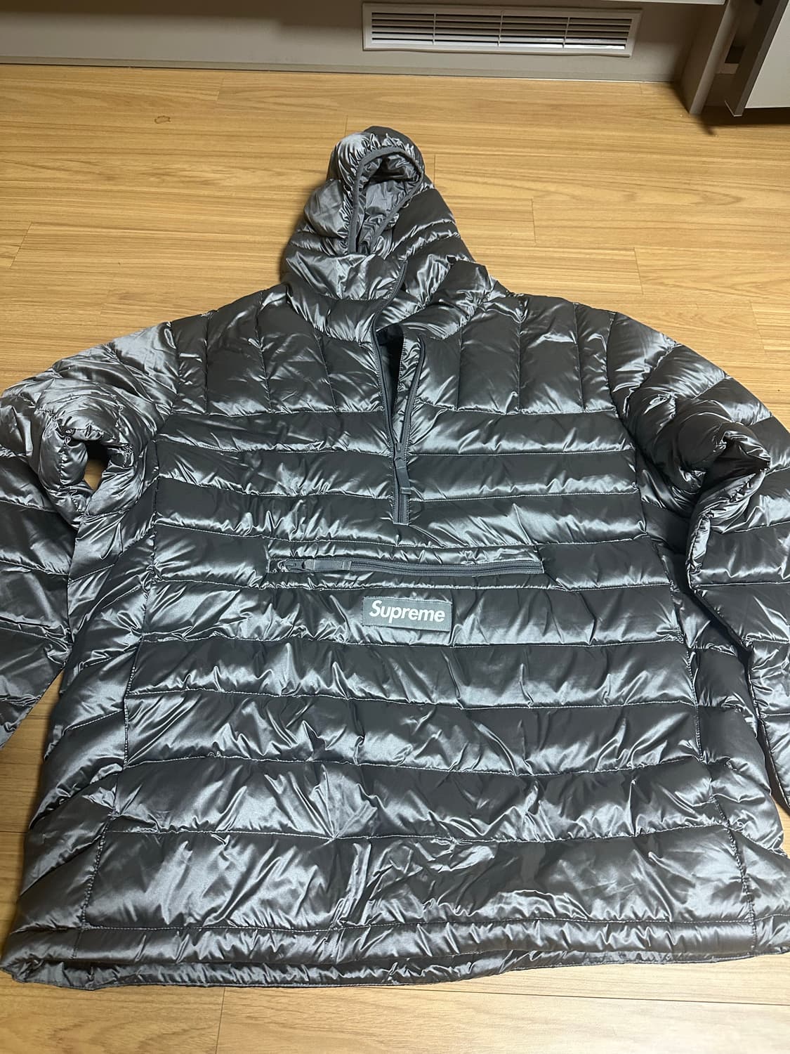 슈프림 마이크로다운 실버 m사이즈 판매 상품이미지1