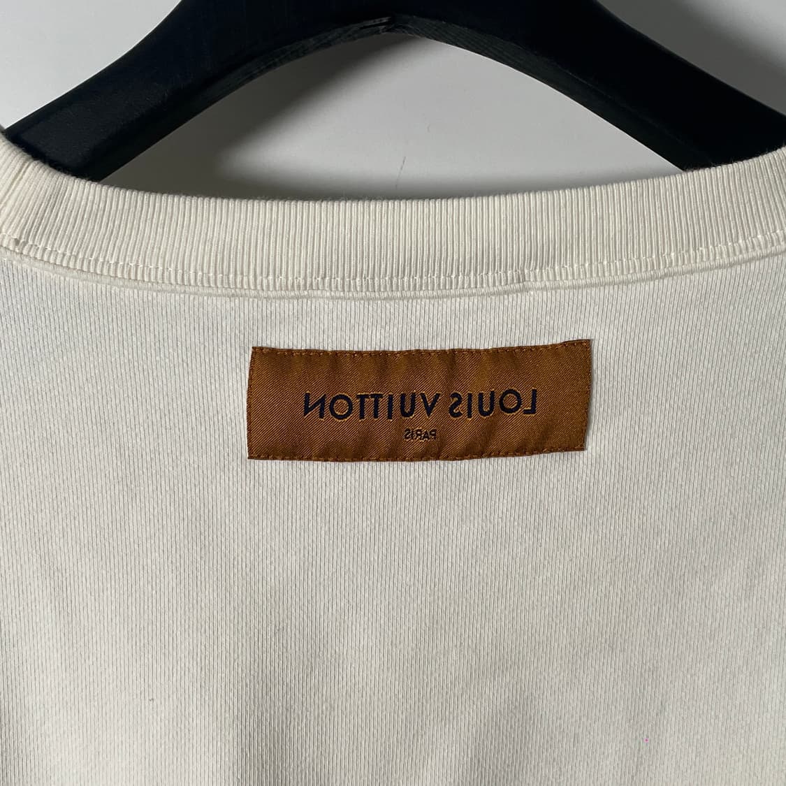 루이비통 스테이플스 버질아블로 라운드 맨투맨 (on.203)   상품이미지3