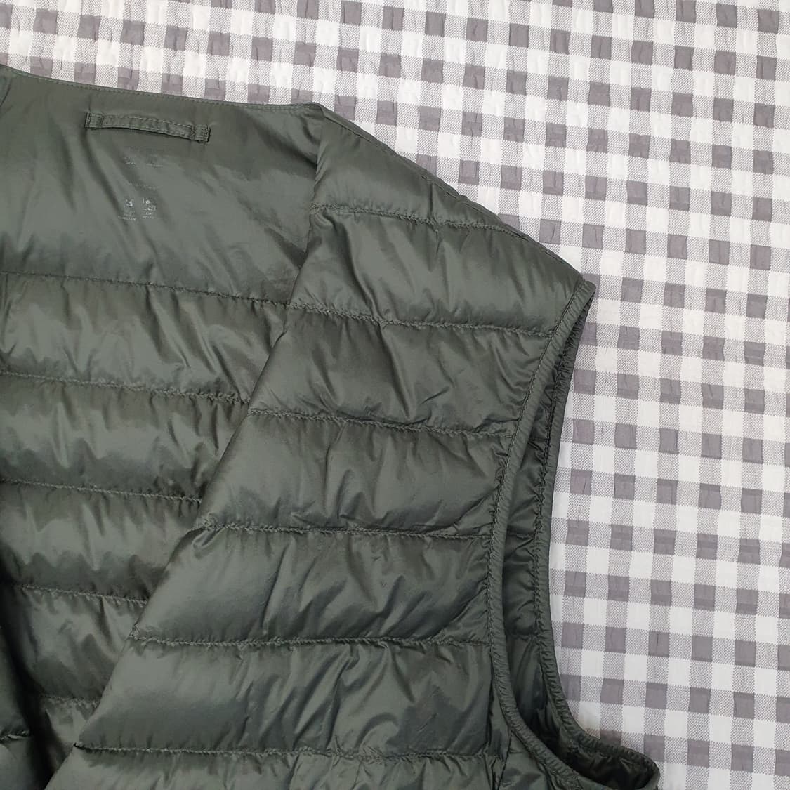 유니클로 오리털 패딩조끼 베스트 남자95 상품이미지3