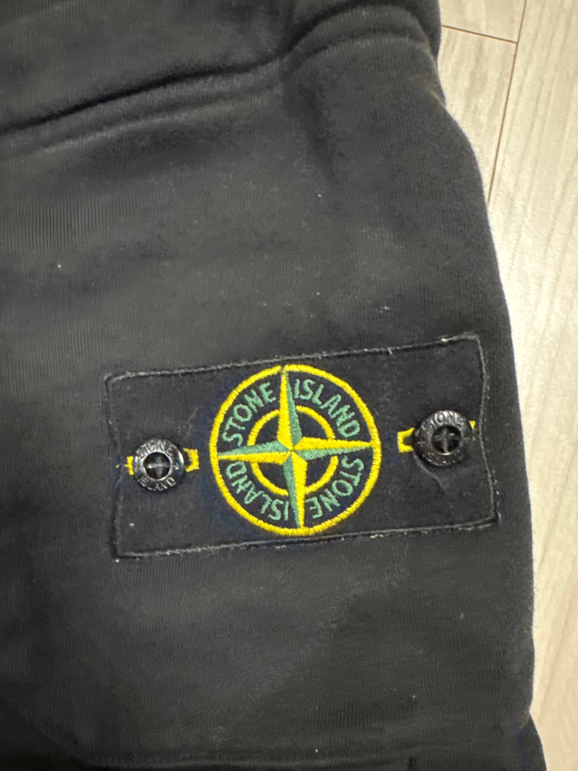 23SS 스톤 와펜 트레이닝 반바지 블랙 101564651 A0029 상품이미지3