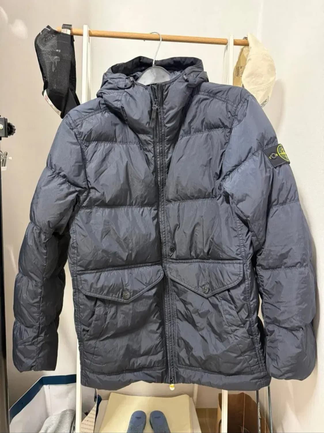 스톤아일랜드 24fw 크링클랩스 네이비 L사이즈 팝니다 상품이미지1