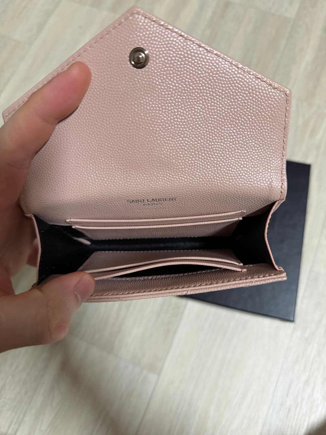 생로랑 마틀라세 반지갑 상품이미지3