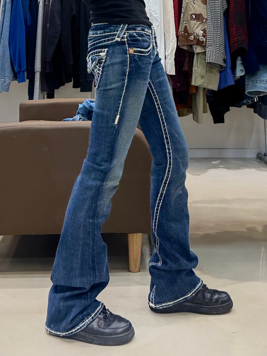 트루릴리젼 조이 슈퍼 T 부츠컷 데님 팬츠 상품이미지7