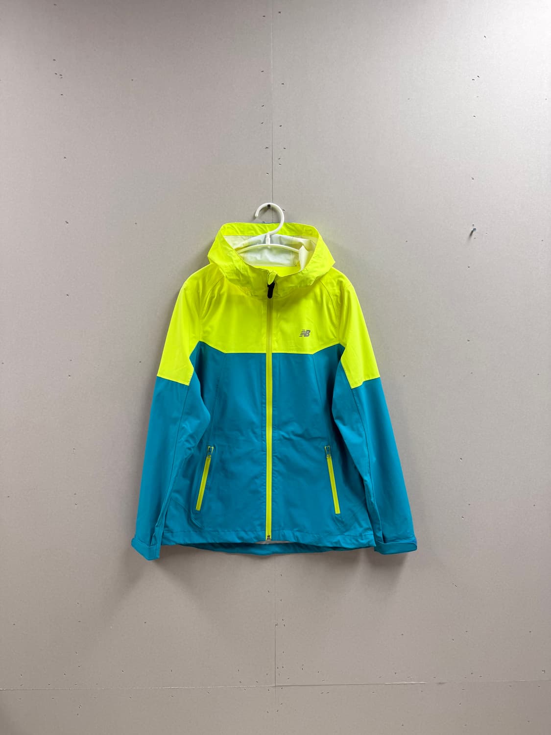 여성 90 / 뉴발란스 바람막이 트레이닝  상품이미지1