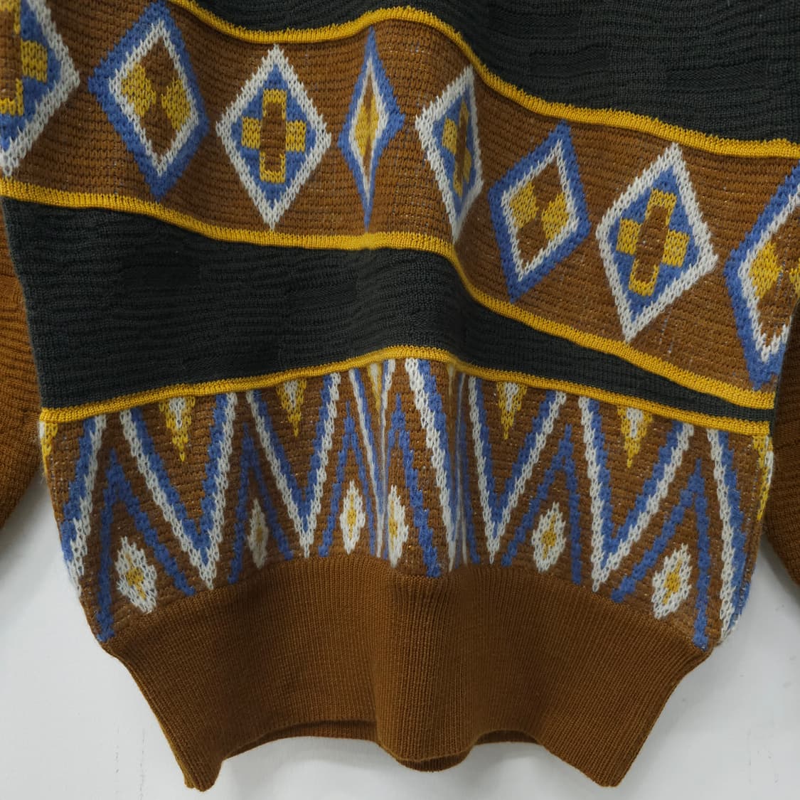 란셀 울혼방 브라운 패턴니트 상품이미지3