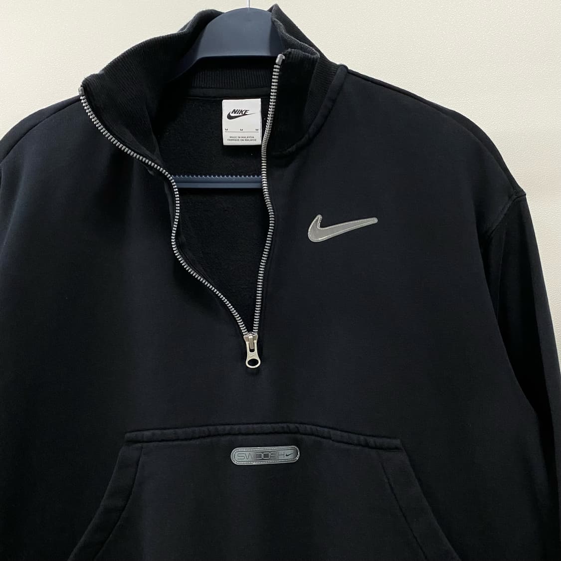 나이키 신형 스우시 플리스 쿼터집 맨투맨 블랙 상품이미지4