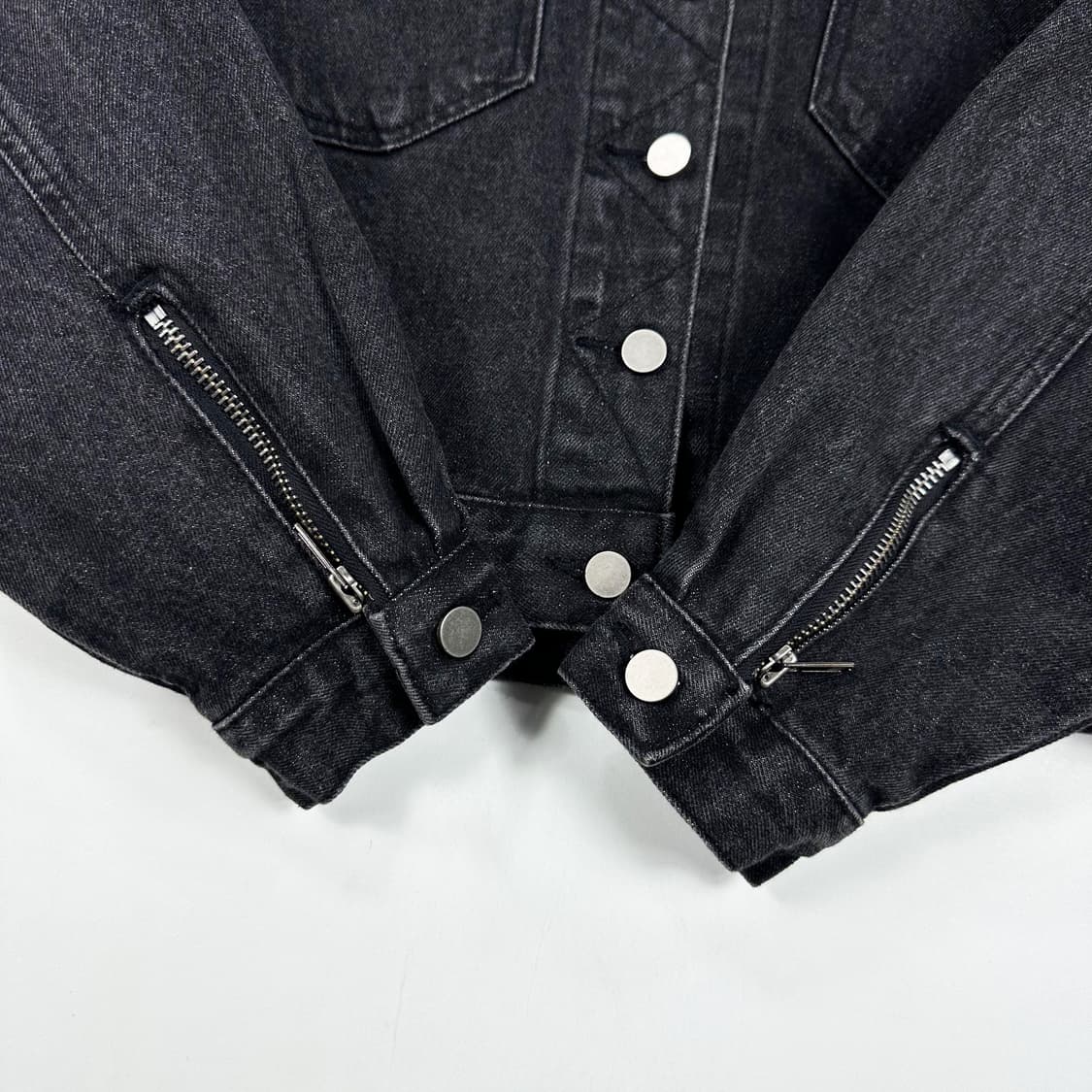 앤더슨벨 흑청 크롭 트러커 데님자켓 (M 여성추천) 상품이미지4