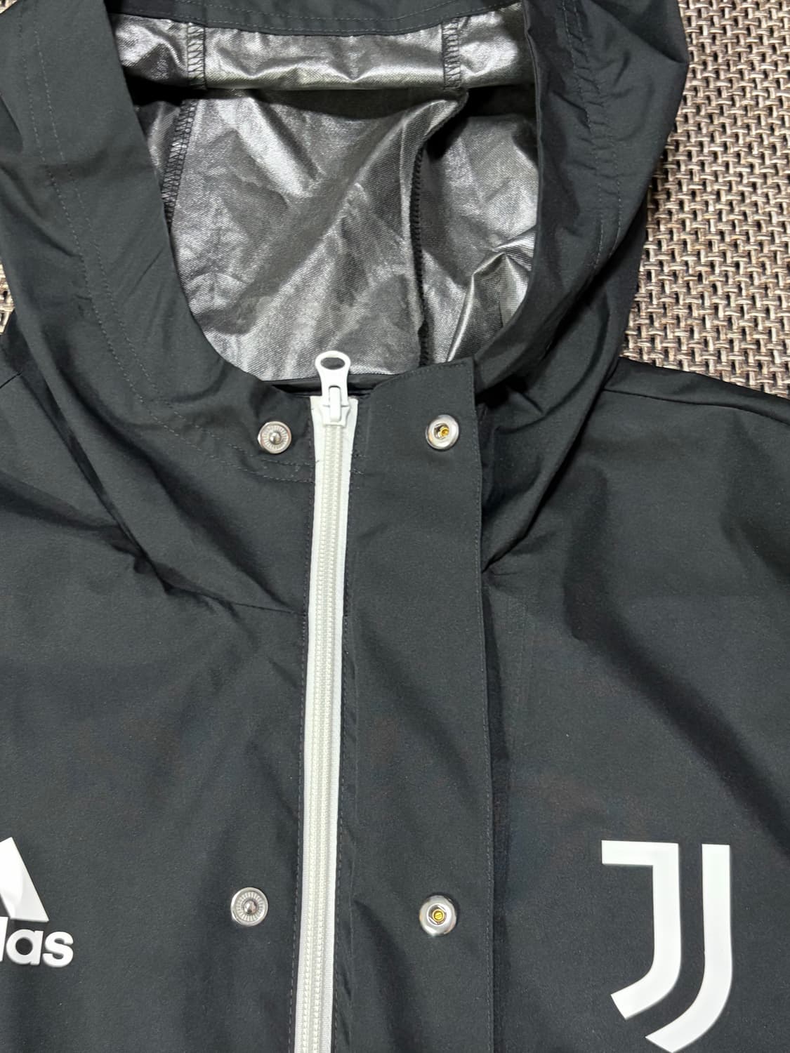 아디다스 유벤투스 바람막이 상품이미지5