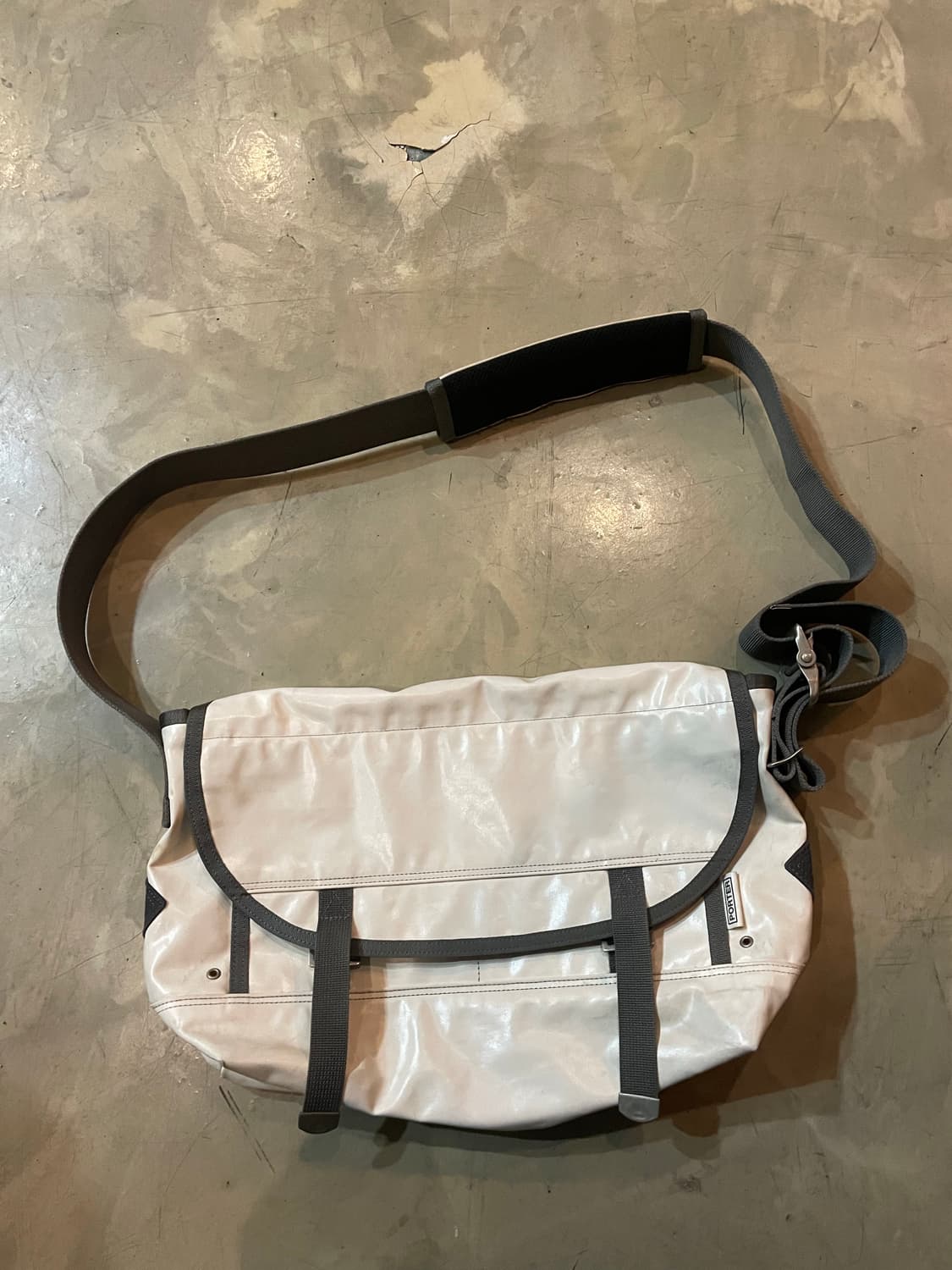 요시다 포터 가죽 크로스뱃 상품이미지2