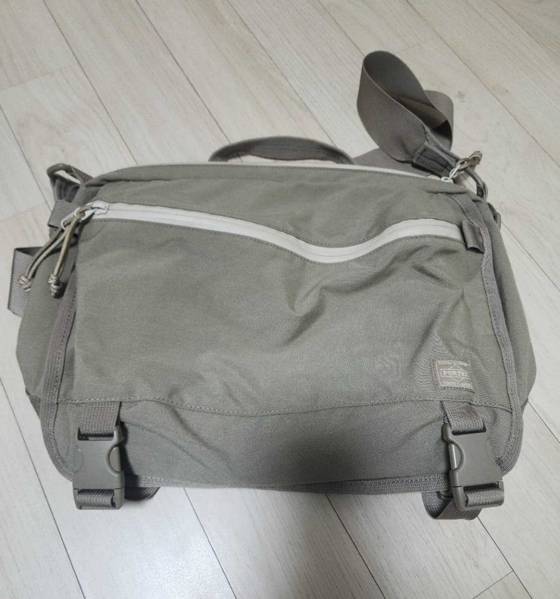 요시다포터 크랭커즈 숄더백 라지 상품이미지3